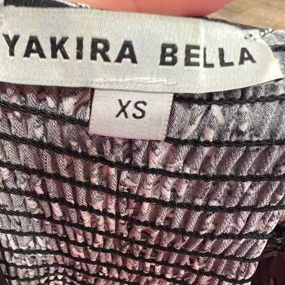 Yakira bella black and white dreas - Picture 7 of 8